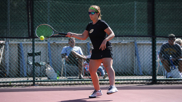 Geneva Women’s Tennis Upset Saint Vincent 5-4; Coach Craft and GTs snap 12 Year Long Losing Streak to Bearcats