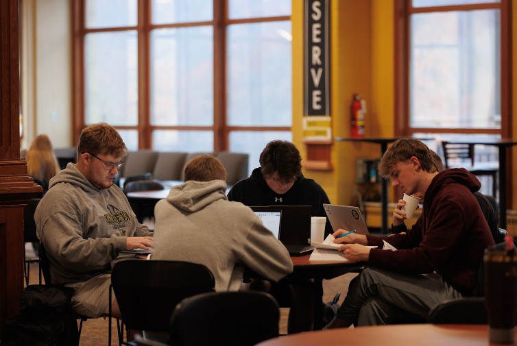 4-students-studying-in-skye.jpg