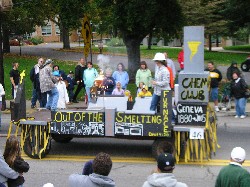 2005 Homecoming float contest winners!