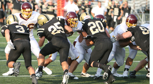 Dan Terracciano #25 at the line.