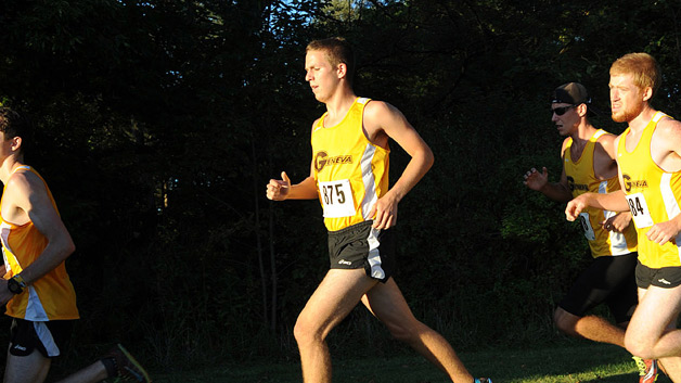 Men’s Cross Country Finishes 21 at Oberlin