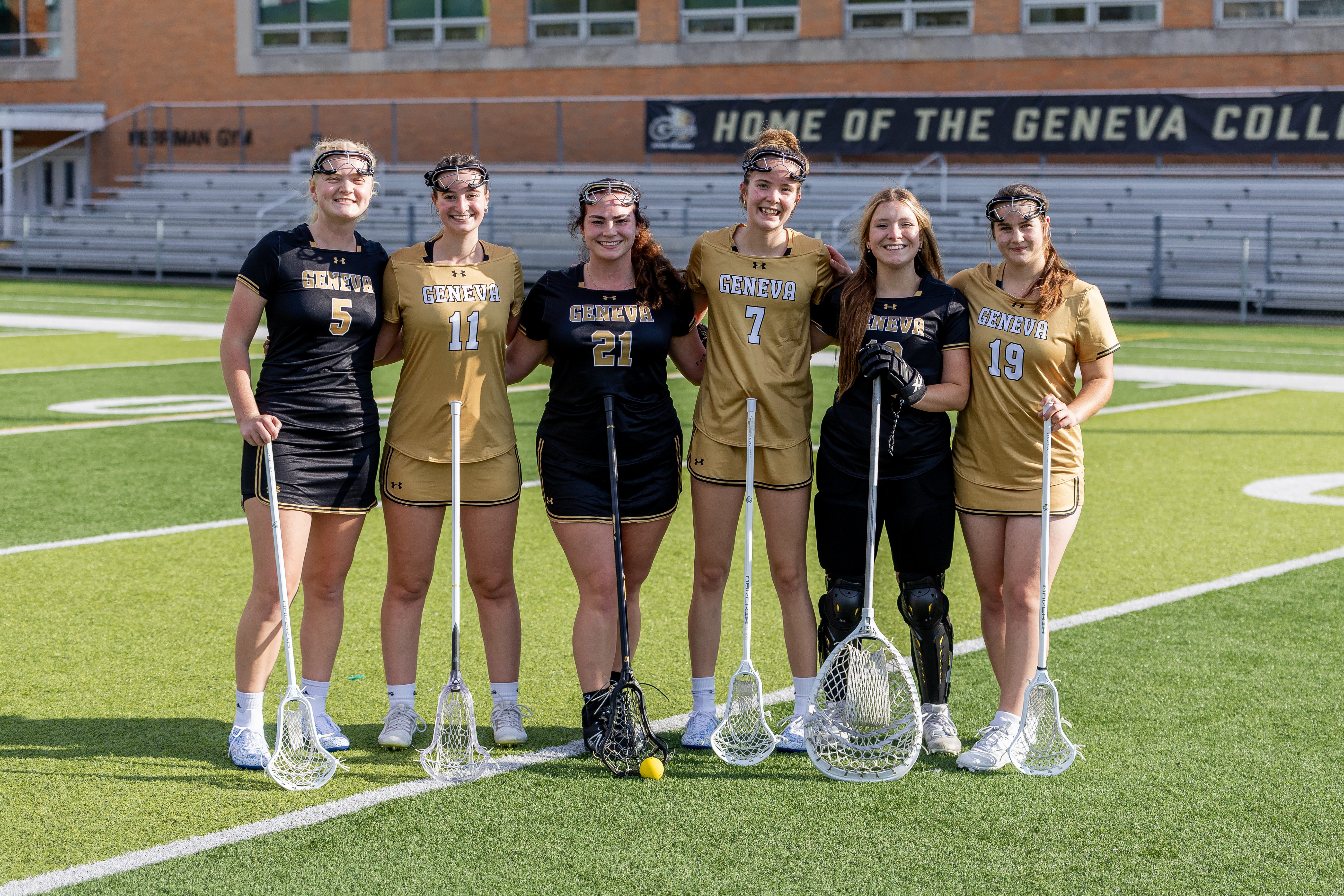 womens-lacrosse-team
