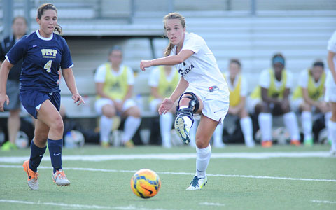 Last minute goal steals win from Women′s Soccer GTs at La Roche