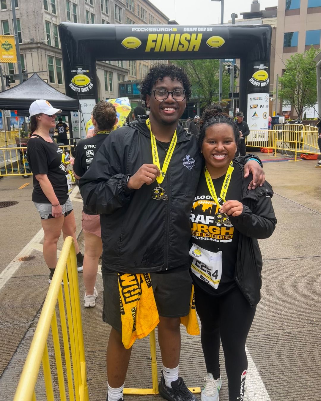 Students at the NFL 5K