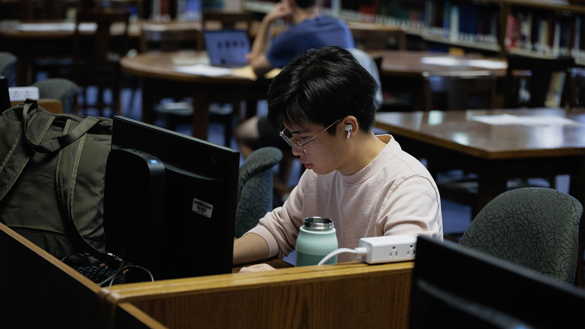 A Closer Look: Does College Make Sense in the Age of AI?