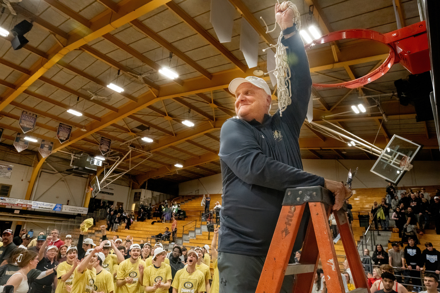 Coach Jeff Santarsiero retires after nearly four decades
