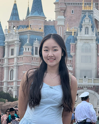Ester Huang