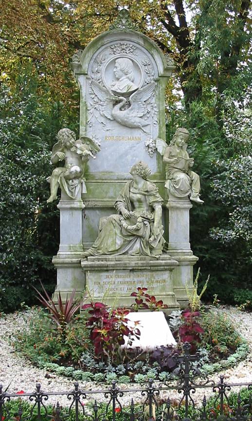 Schumann Grave, mossy